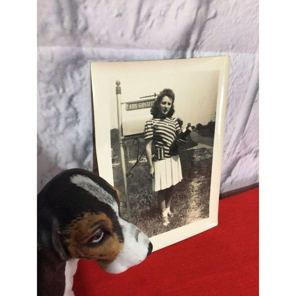 Vintage Pin Up Photo Pretty Girl 1950’s Saddle Shoe Girl B&W Photo Snapshot 5” x - Picture 3 of 10